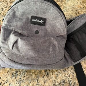 TushBaby Hip Carrier - Grey